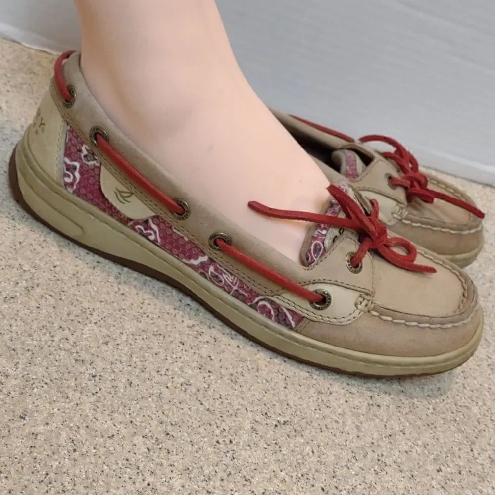 👍 Ladies Size 6 Sperry Shoes. S1